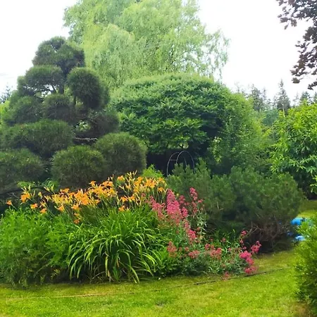 Na Hutich بيت للعطل